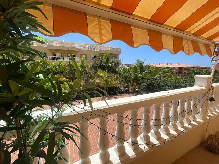 Lovely Primavera Palm Mar Apartment Exterior photo