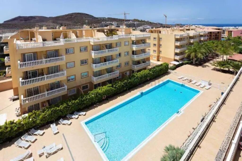 Lovely Primavera Palm Mar Apartment Exterior photo